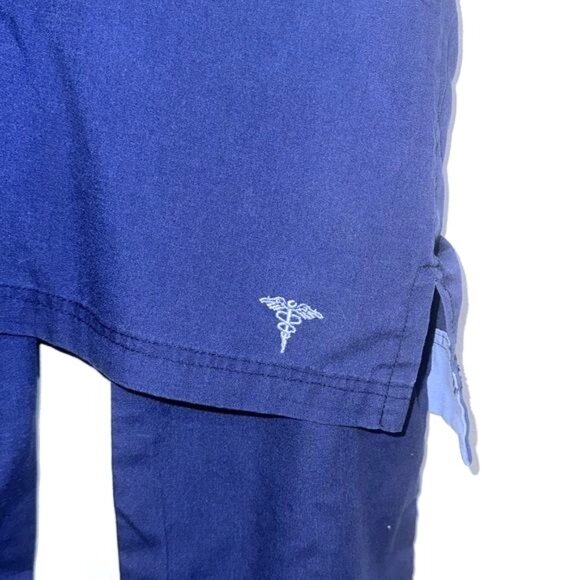 Metro Scrubs Navy Blue V-Neck Scrub Set With Light Blue Trim & Drawstring Pants - Picture 9 of 15